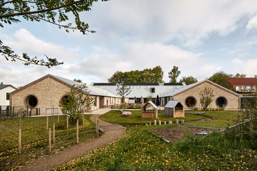 Steel, wood and recycled brick make Gladsaxe kindergartens CO2-neutral, Børnehuset Egedammen, Klausdalsbrovej 195, 2860 Søborg